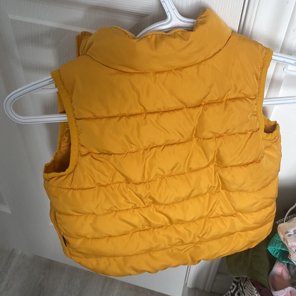 GAP vest 18-24 months - Picture 2 of 2